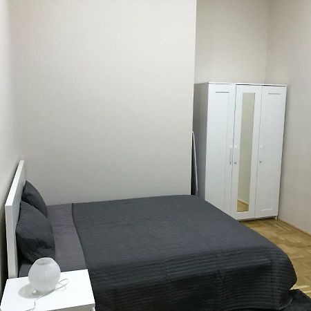 Lovely Studio Near To Danube Riverside ブダペスト エクステリア 写真